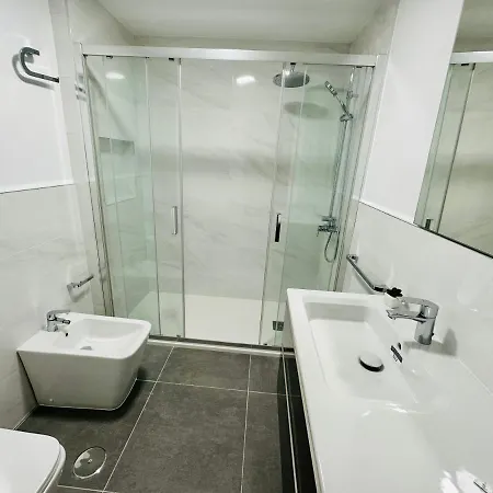 - Spacious Beachside Apartment *