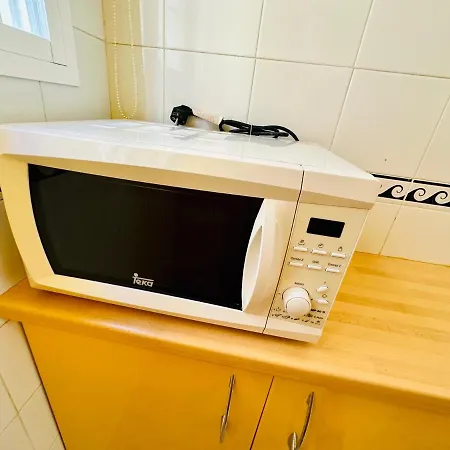 Apartment - Spacious Beachside *