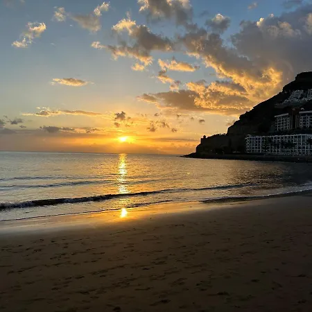 - Spacious Beachside Apartman Playa del Cura