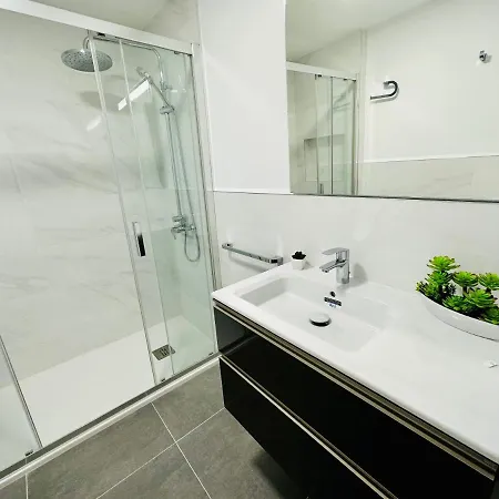 - Spacious Beachside Apartman Playa del Cura